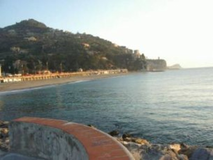 Ambiente: dalla Regione, 200 mila euro per pulizia mare e spiagge