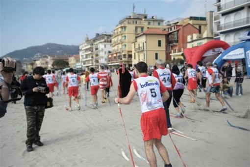 Ad Alassio ritorna lo sci sulla spiaggia con Stefania Belmondo come madrina
