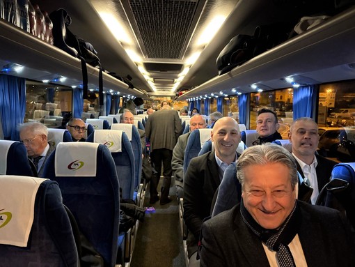 Savona, parte il "bus dei sindaci" per Roma per seguire la discussione del dossier di candidatura a Capitale italiana della Cultura 2027 Savona, parte il "bus dei sindaci" per Roma per seguire la discussione del dossier di candidatura a Capitale italiana della Cultura 2027