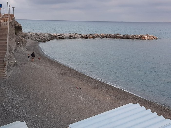 Beneficiari del reddito di cittadinanza impiegati come steward sulle spiagge libere. Toti: "Hanno un reddito pagato con le tasse degli italiani, si rendano utili" Beneficiari del reddito di cittadinanza impiegati come steward sulle spiagge libere. Toti: "Hanno un reddito pagato con le tasse degli italiani, si rendano utili"