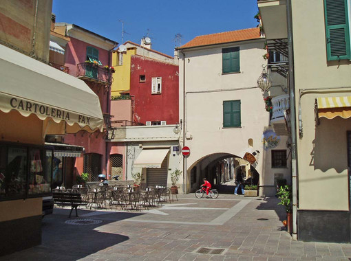 Spotorno, caccia al tesoro nel centro storico e sul lungomare Spotorno, caccia al tesoro nel centro storico e sul lungomare