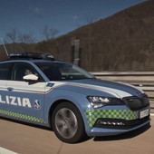 Sfreccia con l'auto rubata in autostrada: fermato a Varazze con documenti contraffatti Sfreccia con l'auto rubata in autostrada: fermato a Varazze con documenti contraffatti