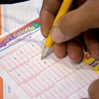 Liguria: nel 2021 spesi per i giochi 289 milioni di euro