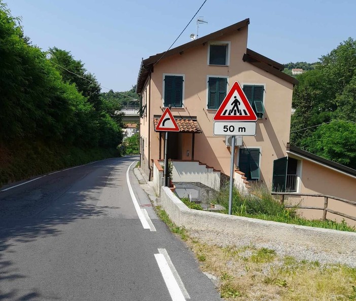 Altare, un cittadino: "In Salita Arcara serve un nuovo lampione", il sindaco: "Zona interamente illuminata a LED, mi sincererò della situazione"