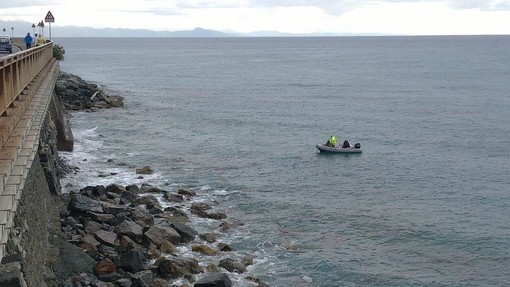 Celle, primo sopralluogo di Anas sulla crepa sotto l'Aurelia. Sindaco: "Nostro impegno continuare a tenere alta l'attenzione" (FOTO)