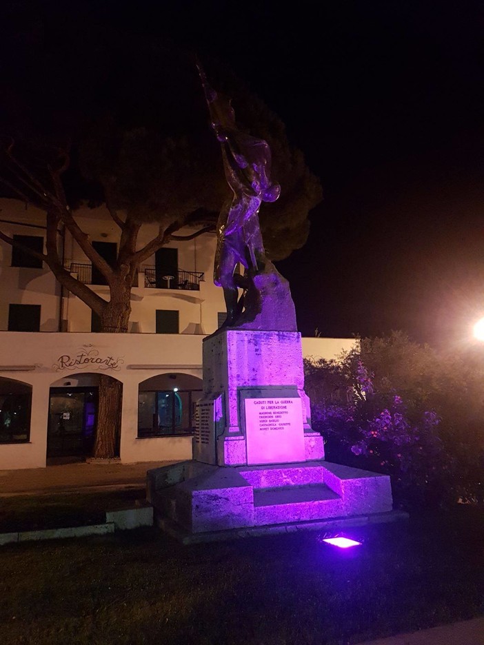 Il Comune di Spotorno si illumina di rosa per la campagna di sensibilizzazione del tumore al seno