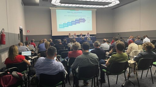Artigianato, a Genova il seminario di Cgil e Fondazione Giuseppe Di Vittorio per il settore ligure e sardo Artigianato, a Genova il seminario di Cgil e Fondazione Giuseppe Di Vittorio per il settore ligure e sardo