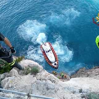 Capo Noli, soccorsi con l'elicottero due rocciatori svizzeri rimasti bloccati in parete (FOTO)