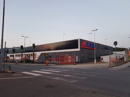 Presto l'apertura del Mercatò a Cisano sul Neva, partono i colloqui per le assunzioni