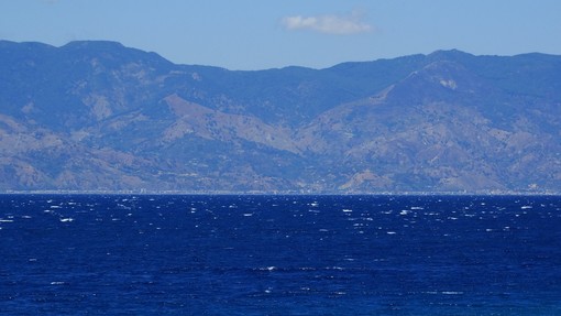 Finale, alla CentoFiori arriva "Il Dio dello Stretto": la presentazione con l'autore Vins Gallico