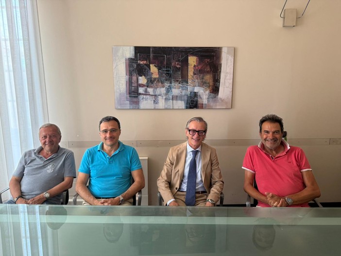 Albenga, il sindaco Tomatis incontra il nuovo presidente della Lega Navale e una delegazione del direttivo Albenga, il sindaco Tomatis incontra il nuovo presidente della Lega Navale e una delegazione del direttivo