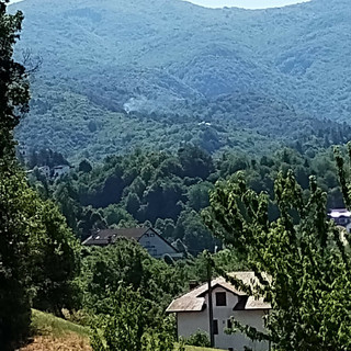 Sassello, allarme fumo in località Giardini: intervengono i vigili del fuoco Sassello, allarme fumo in località Giardini: intervengono i vigili del fuoco