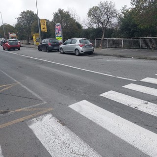 Savona, investimenti pedonali in via alla Rocca, preoccupazione dei residenti: "Faremo una statistica sull'incidentalità"
