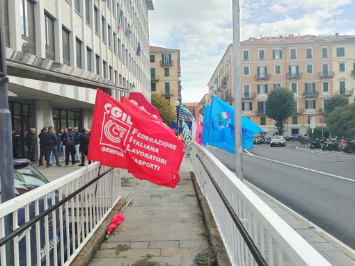Esternalizzazione 10.5% Tpl Linea, la Filt Cgil: "Sul subaffittamento no assoluto allo spostamento delle maestranze in un settore già sotto organico" Esternalizzazione 10.5% Tpl Linea, la Filt Cgil: "Sul subaffittamento no assoluto allo spostamento delle maestranze in un settore già sotto organico"