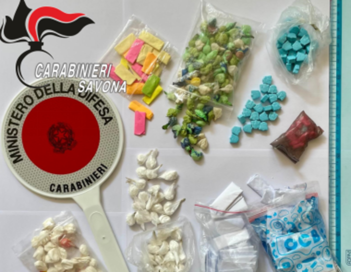 Tre arresti per spaccio. Blitz dei Carabinieri in una discoteca allertati dal personale della sicurezza Tre arresti per spaccio. Blitz dei Carabinieri in una discoteca allertati dal personale della sicurezza