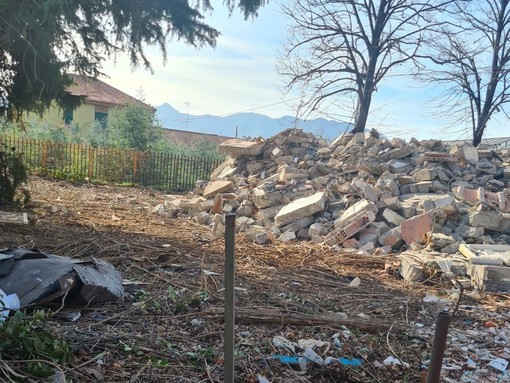 Albenga, demolita la "Casa del Capitano": al via la realizzazione della Stazione di Posta