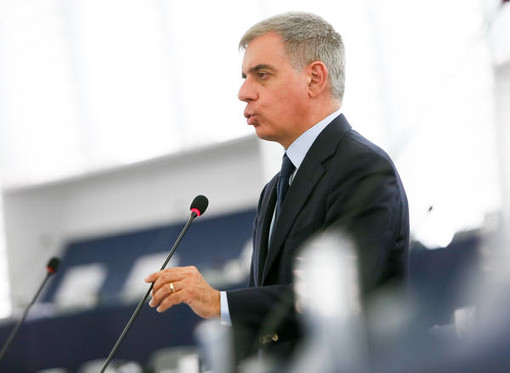 La lettera di Stefano Maullu su Forza Italia: “Partito da 15 anni in mano alle stesse persone senza meritocrazia, di cosa ci stupiamo? Tifare spread oggi è follia”