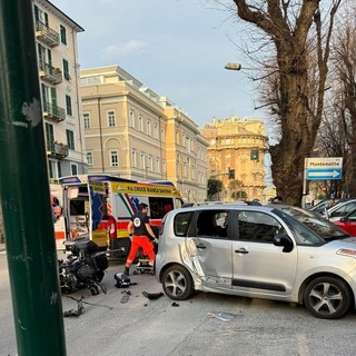 Savona, incidente tra un'auto e una moto dei carabinieri