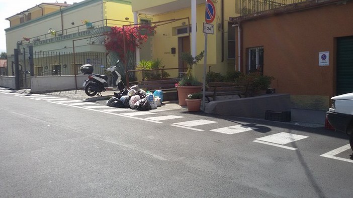 Albenga, Ciangherotti e Perrone (FI): "All'Urp, uno sportello per la spazzatura"