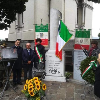 Savona, tra le Forze Armate della lapide in ricordo dei Caduti della Seconda Guerra Mondiale presenti le "camicie nere"