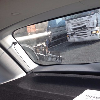 Scontro tra due camion sulla A10 tra Albisola e Savona (FOTO)