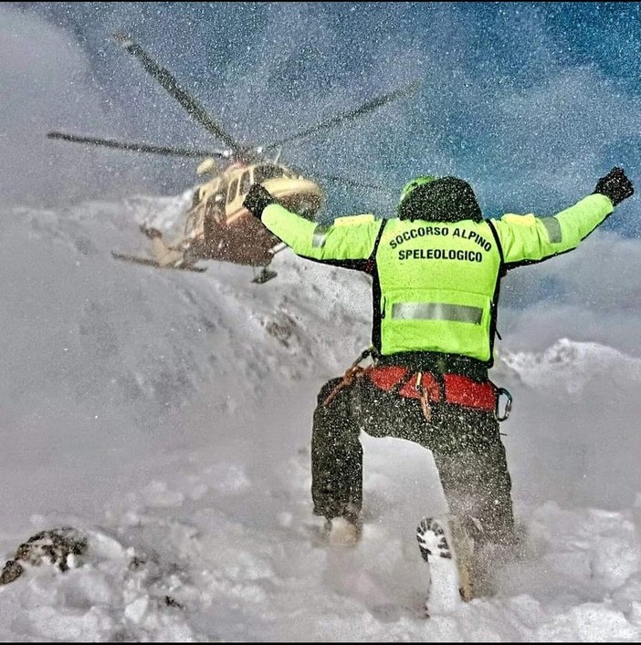 Ondata di caldo, l'appello del Soccorso Alpino piemontese: "Evitare nevai e scialpinismo" Ondata di caldo, l'appello del Soccorso Alpino piemontese: "Evitare nevai e scialpinismo"