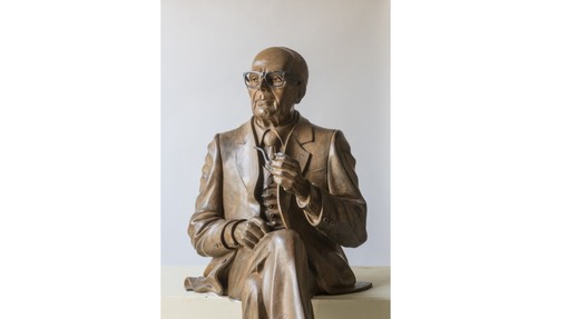 Stella, le politiche fanno slittare l'inaugurazione della statua di Pertini: appuntamento rinviato a novembre Stella, le politiche fanno slittare l'inaugurazione della statua di Pertini: appuntamento rinviato a novembre