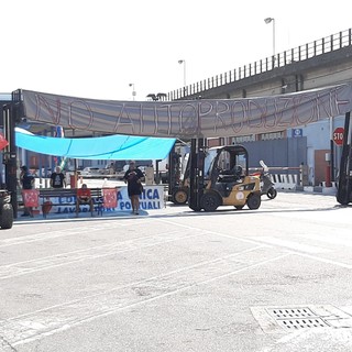 Savona, sciopero nazionale dei trasporti: i sindacati ascoltati in Prefettura (FOTO e VIDEO)