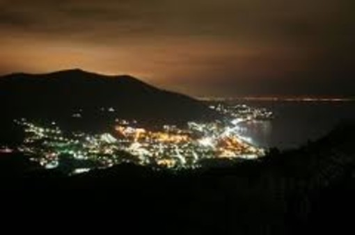 Spotorno: Comune e Scuola “Illuminano meno”, insieme per il risparmio energetico Spotorno: Comune e Scuola “Illuminano meno”, insieme per il risparmio energetico