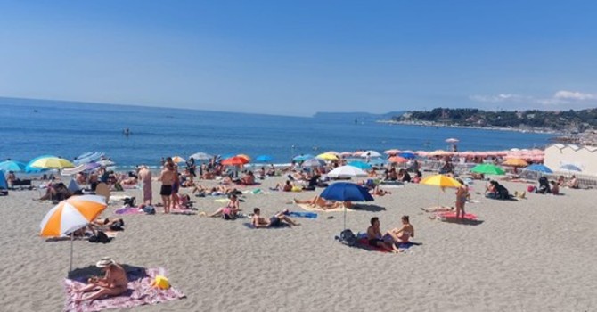 Pud di Varazze, raggiunto il 40% delle spiagge libere. Sindaco e Vicesindaco: "Siamo riusciti a tutelare i concessionari uscenti" Pud di Varazze, raggiunto il 40% delle spiagge libere. Sindaco e Vicesindaco: "Siamo riusciti a tutelare i concessionari uscenti"