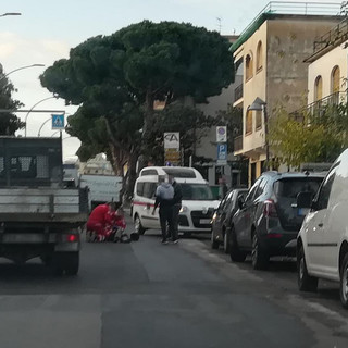 Loano, caduta sull'Aurelia: donna in codice giallo al Santa Corona