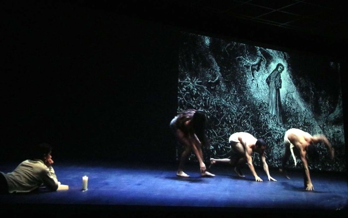 Savona, l'itinerario di Dante nell'aldilà visto con gli occhi di un bambino: successo per lo spettacolo di Massimiliano Finazzer Flory Savona, l'itinerario di Dante nell'aldilà visto con gli occhi di un bambino: successo per lo spettacolo di Massimiliano Finazzer Flory