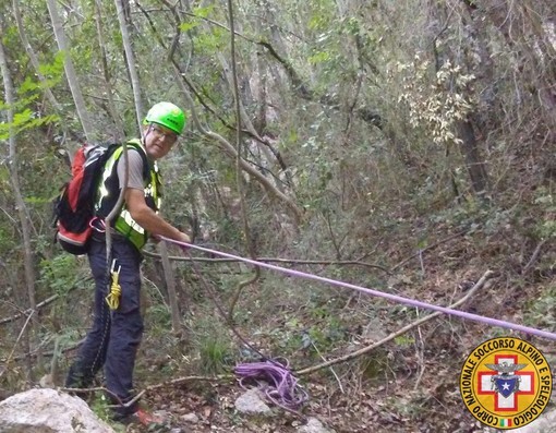 Rocciatore cade da un'altezza di 5 metri ad Orco Feglino, trasportato in ospedale Rocciatore cade da un'altezza di 5 metri ad Orco Feglino, trasportato in ospedale