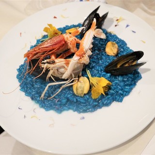 Albissola: successo per la cena con i fiori eduli dell’Osteria Pescheria degli Artisti