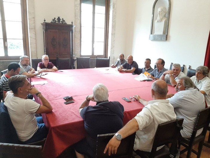 Savona, vertice sindacati, Ata e comune: "Da risolvere il problema dei mezzi e basta accuse ai dipendenti" Savona, vertice sindacati, Ata e comune: "Da risolvere il problema dei mezzi e basta accuse ai dipendenti"