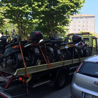 Scooter in sosta senza assicurazione: multata officina di Vado Ligure