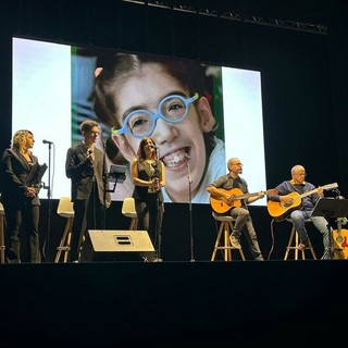 Pietra Ligure, serata di beneficenza in Piazza San Nicolò tra musica e comicità Pietra Ligure, serata di beneficenza in Piazza San Nicolò tra musica e comicità