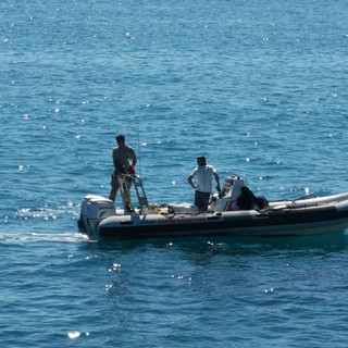 Ordigno bellico inesploso sui fondali di Pietra Ligure? Ricerche della Guardia Costiera (FOTO e VIDEO)