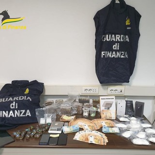 La gastronomia come base per lo spaccio: pusher albanese arrestato a Savona