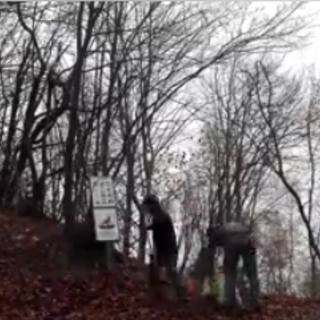 Spazzatura sul giogo di Giustenice: un gruppo di escursionisti pulisce