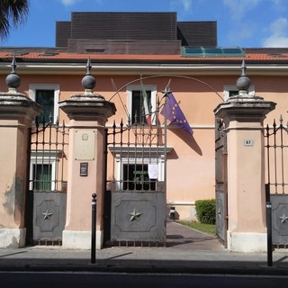 Aggredisce agenti in carcere: assolto poiché affetto da vizio totale di mente Aggredisce agenti in carcere: assolto poiché affetto da vizio totale di mente