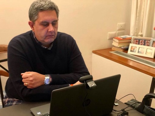 Covid, Toti: "Oltre mezzo milione di prime dosi di vaccino somministrate, Liguria ad un soffio dalla zona bianca" Covid, Toti: "Oltre mezzo milione di prime dosi di vaccino somministrate, Liguria ad un soffio dalla zona bianca"