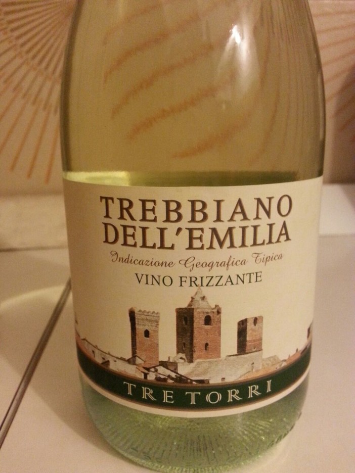 Le tre Torri simbolo di Albenga su un vino Emiliano e parte la diffida