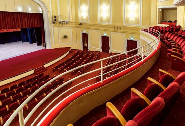 Il fascino della musica napoletana al Casinò di Sanremo: Renzo Arbore e Peppe Barra per il Premio Roberto Murolo Il fascino della musica napoletana al Casinò di Sanremo: Renzo Arbore e Peppe Barra per il Premio Roberto Murolo