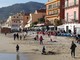 Mattinata soleggiata in Riviera: Alassio e Laigueglia piene di turisti