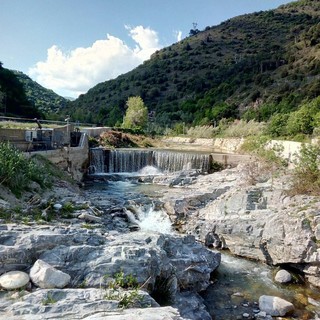 Pulizia del torrente Neva per prevenire le alluvioni e tutelare l'incolumità pubblica