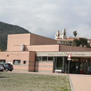 Ladri al Gassman di Borgio: sradicati la macchina del caffè e lavastoviglie, locali invasi dall'acqua