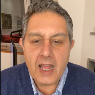 Toti in diretta: "Sarà l'ultimo Natale che passeremo così, arriva il vaccino" Toti in diretta: "Sarà l'ultimo Natale che passeremo così, arriva il vaccino"