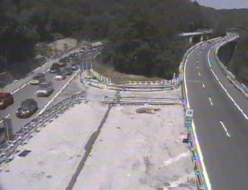 Incidente in autostrada ad Altare: vettura perde controllo e sfonda guardrail