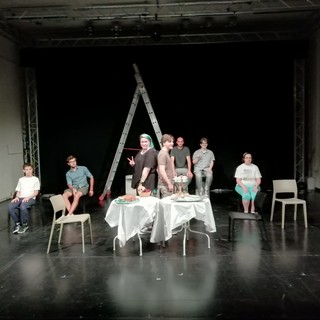 I ragazzi del laboratorio di teatro dello YEPP Albenga portano in scena “Le Nozze” di Checov